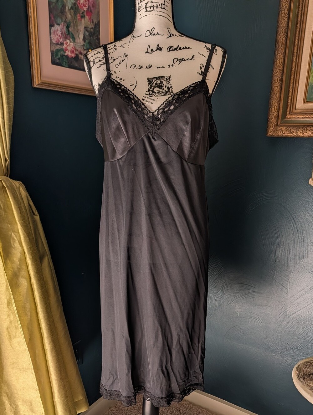 Vanity Fair Full Slip 40 26” Lace Antron Nylon 10103 USA Vintage Black Coquette
